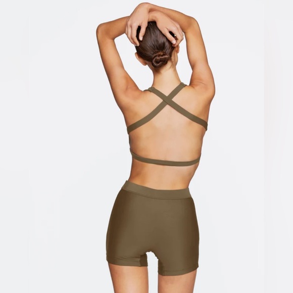 Mikoh Activewear Set - Picture 5 of 12